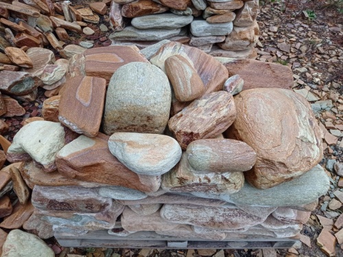 Златолит жёлтый, жёлто-зелёный глыбки и валуны для ланшафтного дизайна купить в Пскове