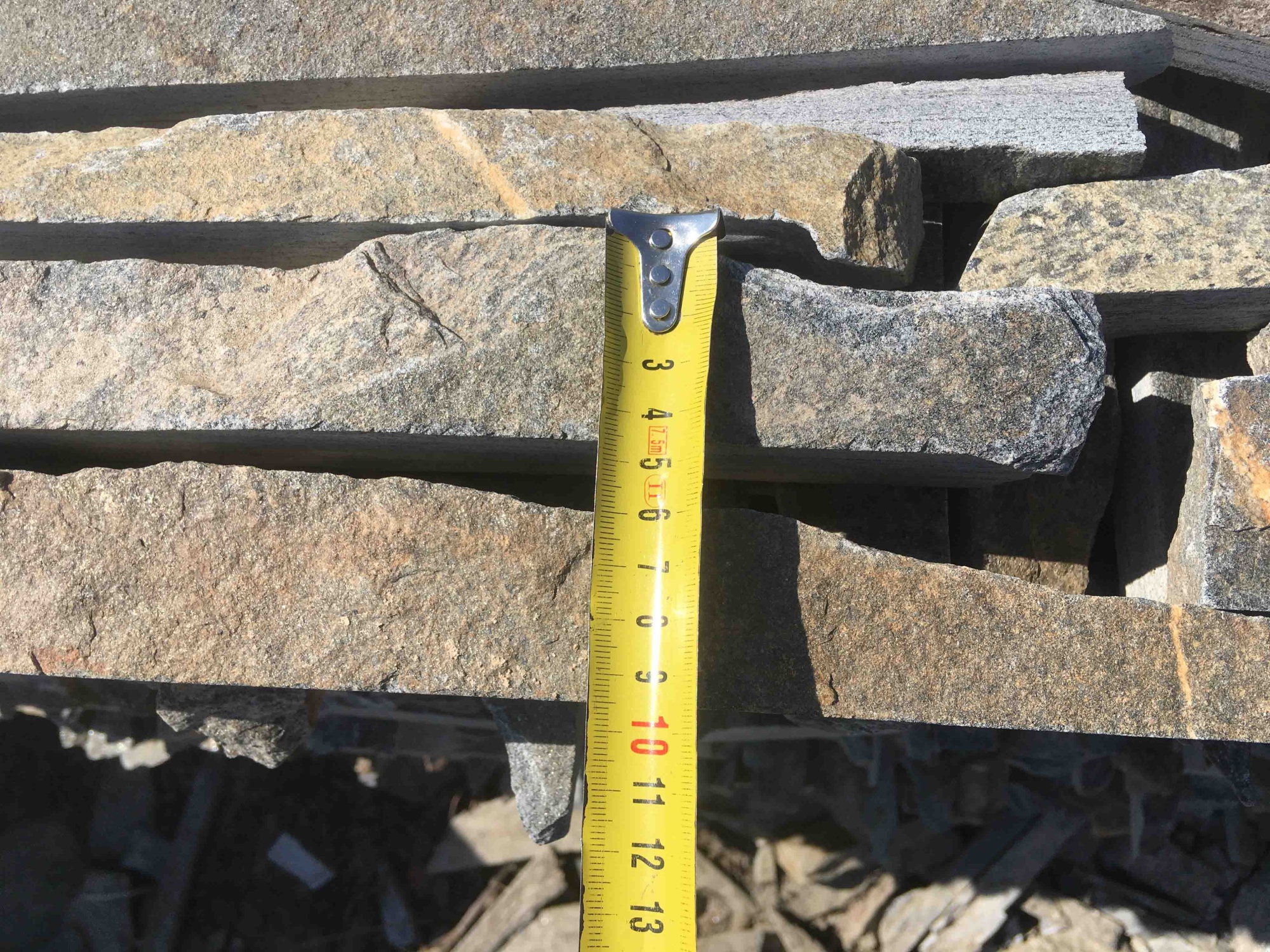 Горбушка златолит мультиколор для облицовки купить в Пскове