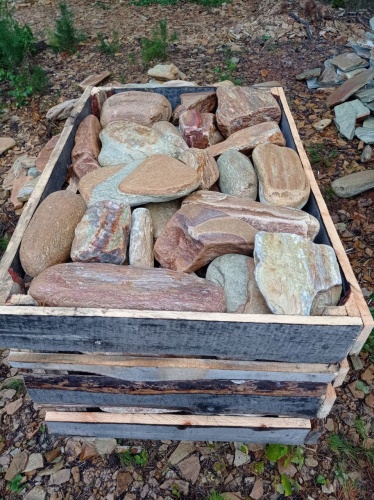 Златолит жёлтый, жёлто-зелёный глыбки и валуны для ланшафтного дизайна купить в Пскове