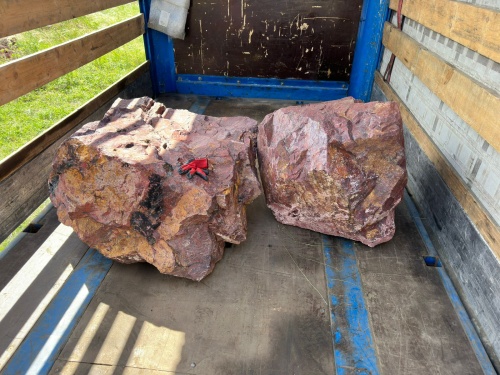 Ландшафтные глыбы красно-фиолетовые 200-1000 килограмм купить в Пскове