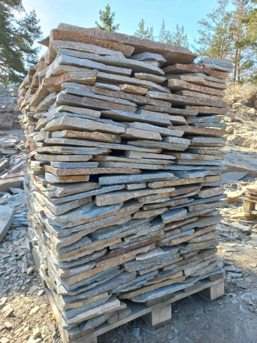 Плитняк златолит серебристый для фасада купить в Пскове