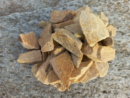 Златолит жёлтый декоративная каменная крошка купить в Пскове