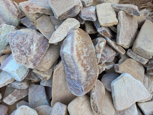 Златолит жёлтый, жёлто-зелёный глыбки и валуны для ланшафтного дизайна купить в Пскове