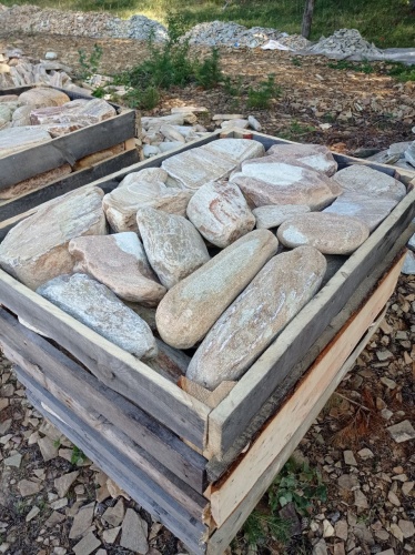 Златолит жёлтый, жёлто-зелёный глыбки и валуны для ланшафтного дизайна купить в Пскове