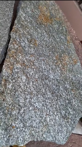 Плитняк златолит серебристый для цоколя, отмостки купить в Пскове