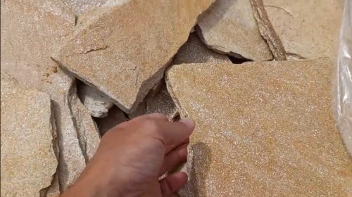 Плитняк златолит жёлтый золотистый для отмостки купить в Пскове