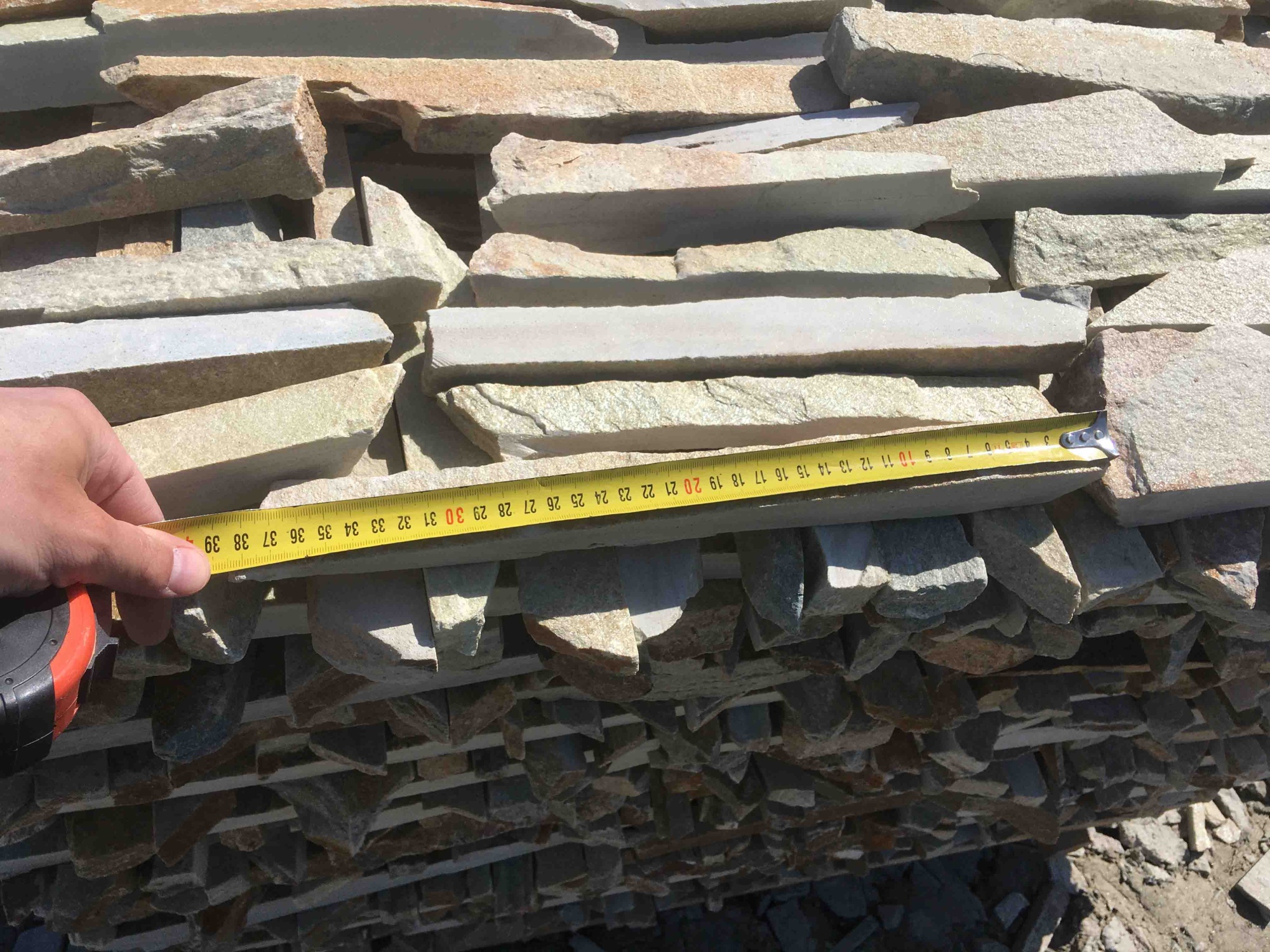 Горбушка златолит золотистый для облицовки купить в Пскове