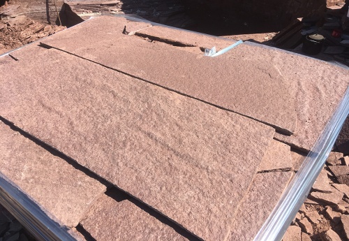 Плитняк лемезит бордовый для облицовки цоколя 20-25 мм  купить в Пскове