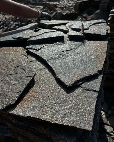 Плитняк златолит серебристый для фасада купить в Пскове