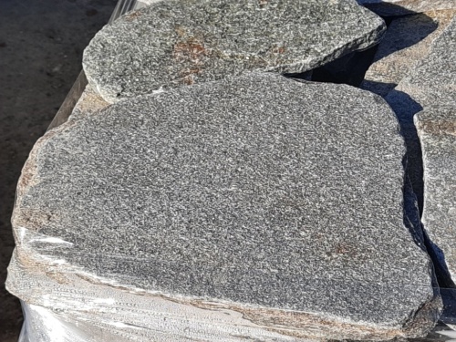 Златолит серебристый галтованный для лестниц купить в Пскове